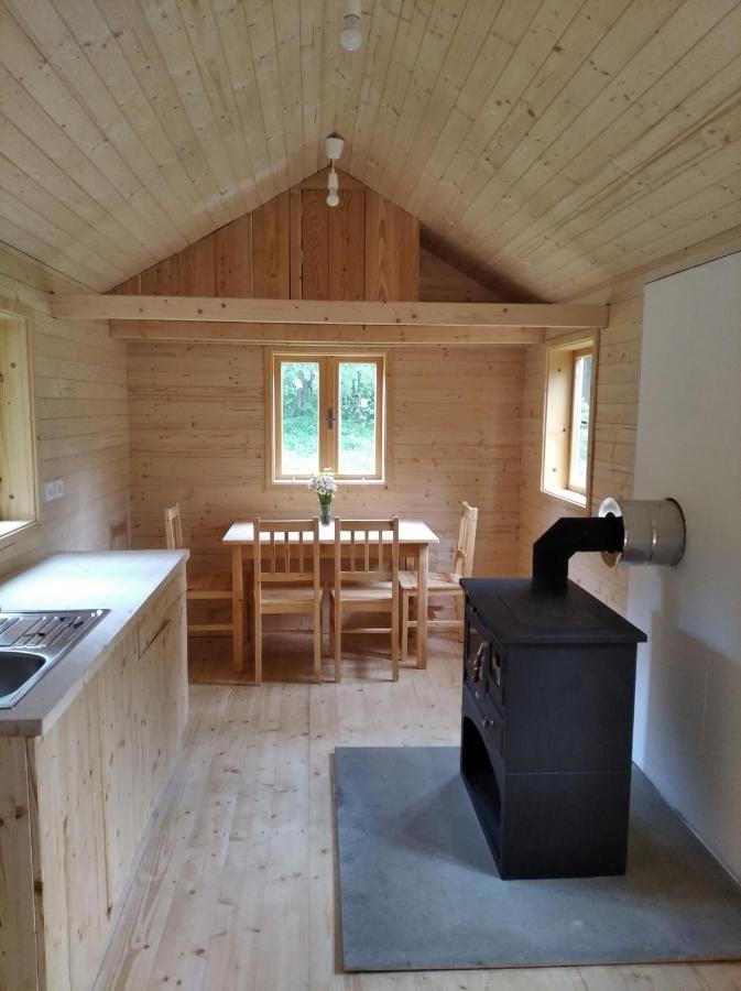 Celorocni Glamping V Pohodlnem Domecku Villa Vyprachtice Exterior photo
